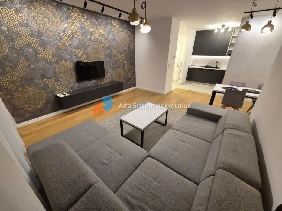 Izdavanje, trosoban stan, 95m², Trošarina, Voždovac Sve Podlokacije