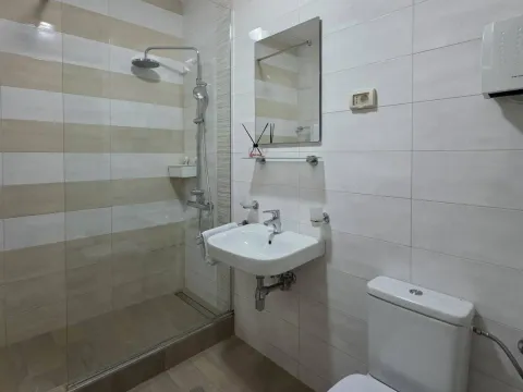 Izdavanje, dvosoban stan, 53m², Zabjelo, Podgorica - image 11