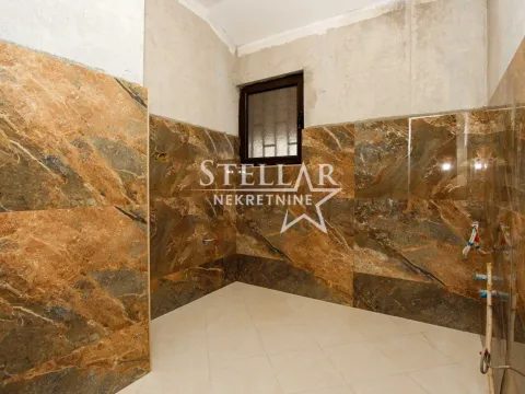 Izdavanje, poslovni prostor, 120m², Stari Aerodrom, Podgorica - image 6