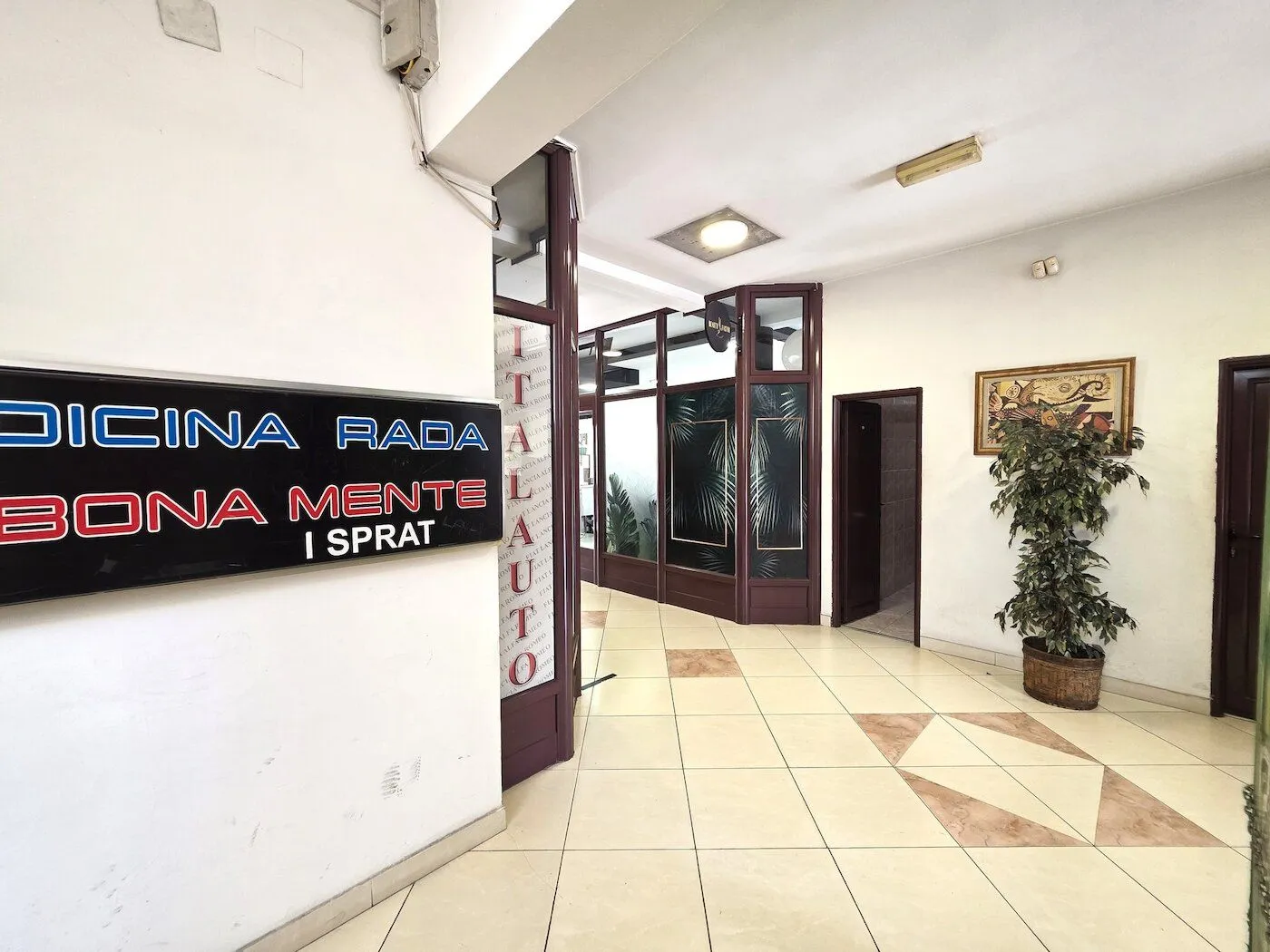 Rent, office space, 108m², Stara Varoš, Podgorica