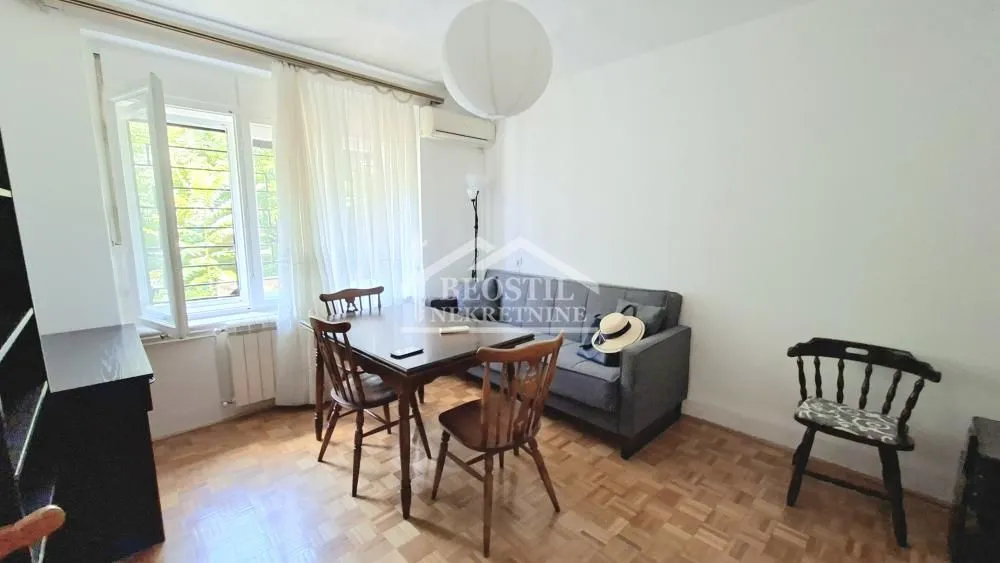 Izdavanje, dvosoban stan, 41m², Stari Grad, Beograd