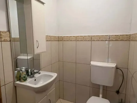 Izdavanje, jednosoban stan, 75m², Centar, Tivat - image 7