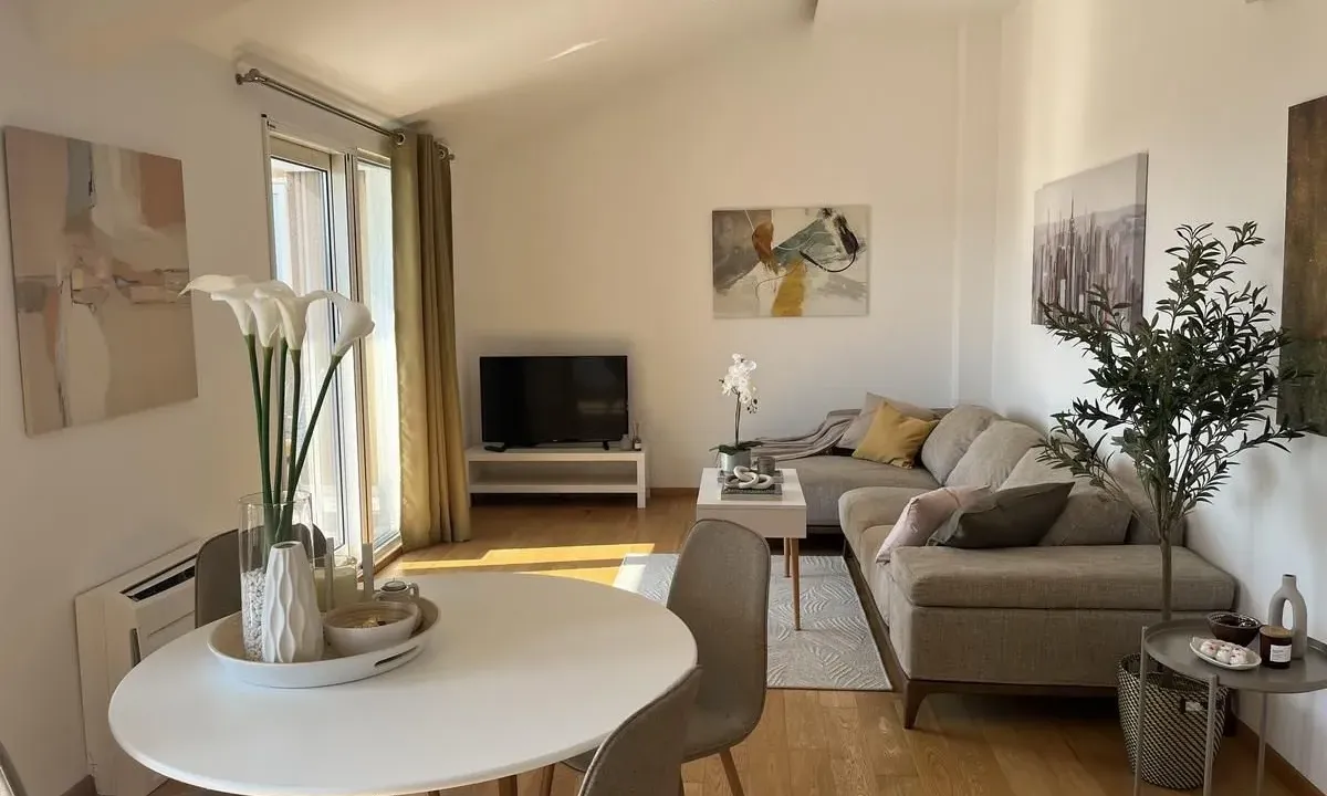 Prodaja, trosoban stan, 99m², Tivat, Crna Gora