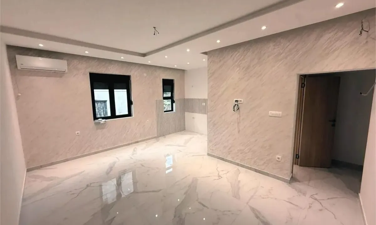 Prodaja, dvosoban stan, 49m², Tivat, Crna Gora