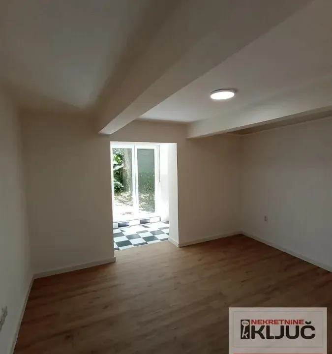 Prodaja, jednosoban stan, 36m², Centar, Novi Sad