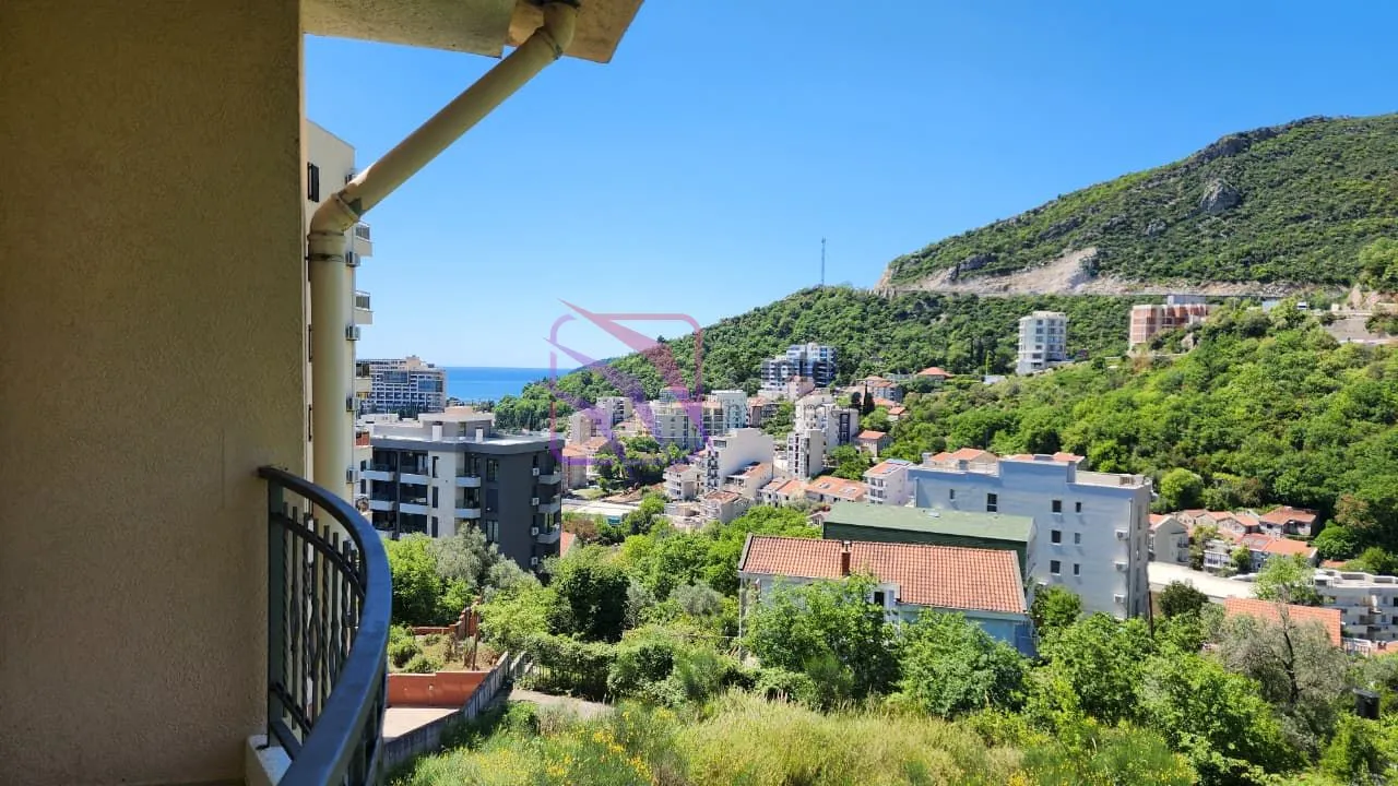 Prodaja, trosoban stan, 107m², Bečići, Budva