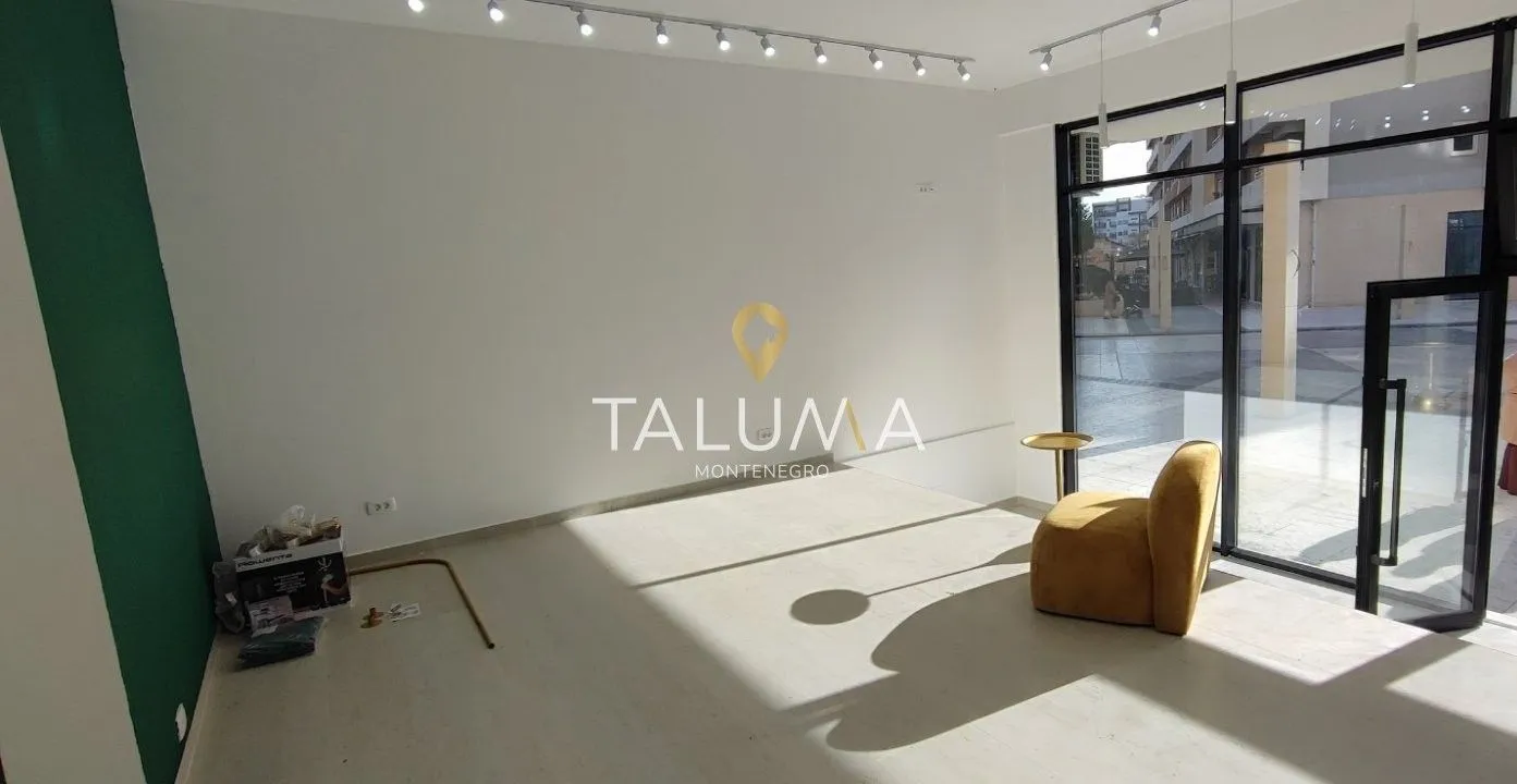 Izdavanje, poslovni prostor, 51m², City Kvart, Podgorica