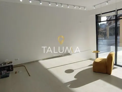 Rent, office space, 51m², City Kvart, Podgorica - image 2