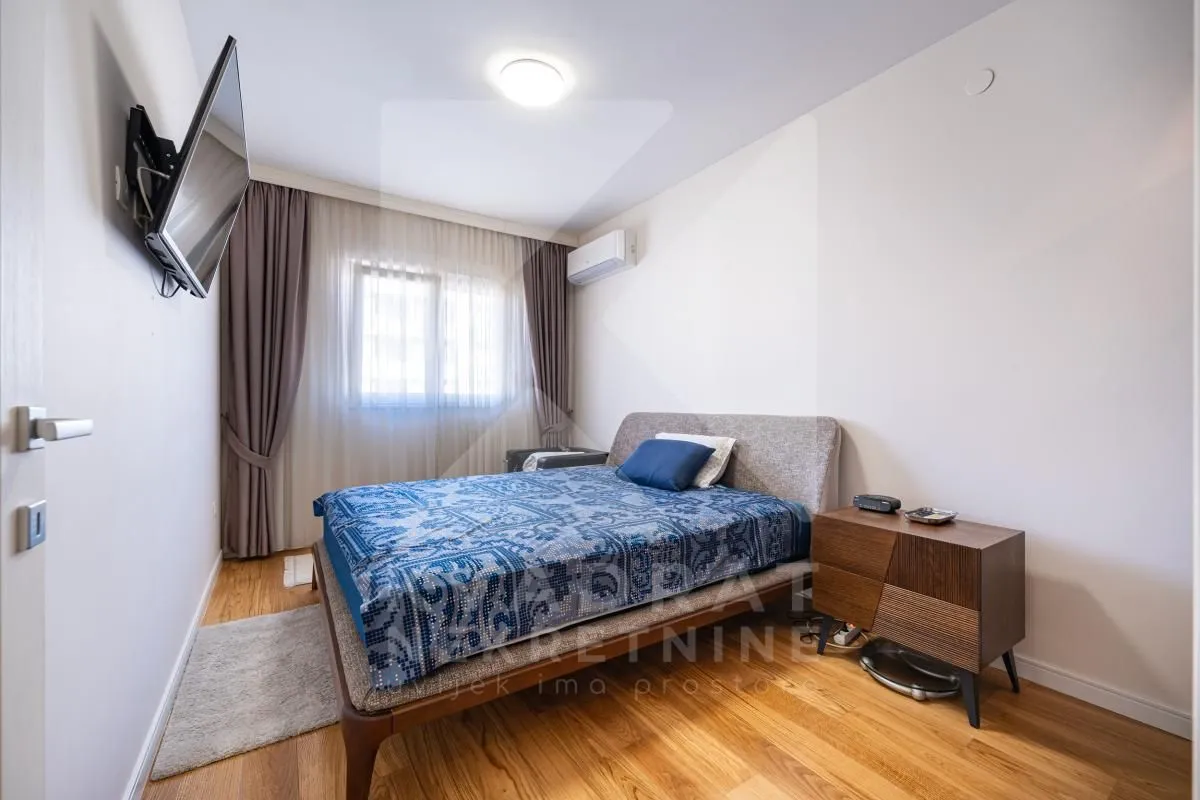 Prodaja, dvosoban stan, 68m², Central Point, Podgorica