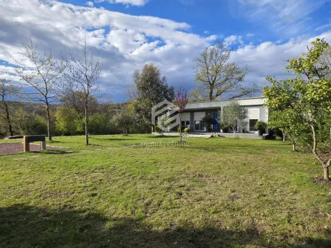 Rent, house, 100m², Velje Brdo, Podgorica - image 1