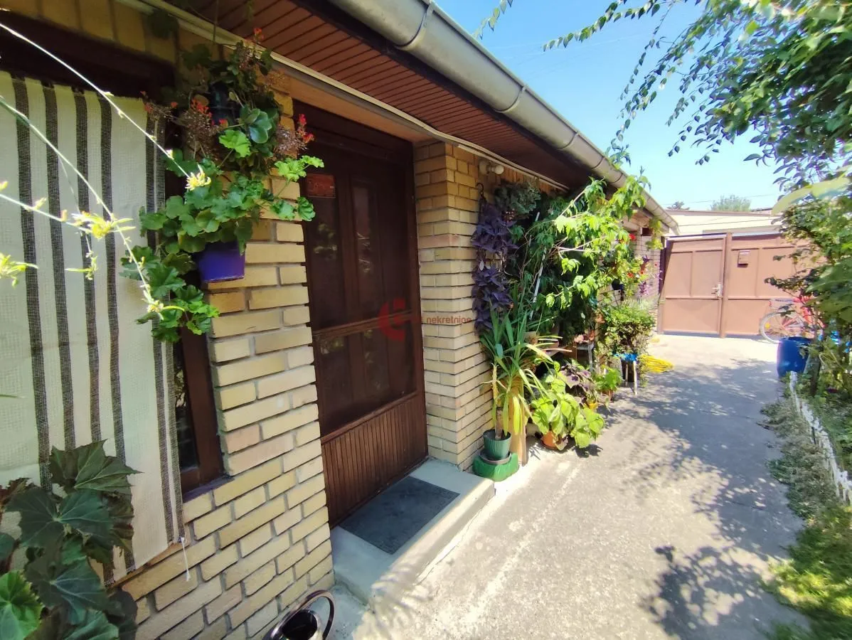 Prodaja, kuća, 102m², Novo Selo, Subotica