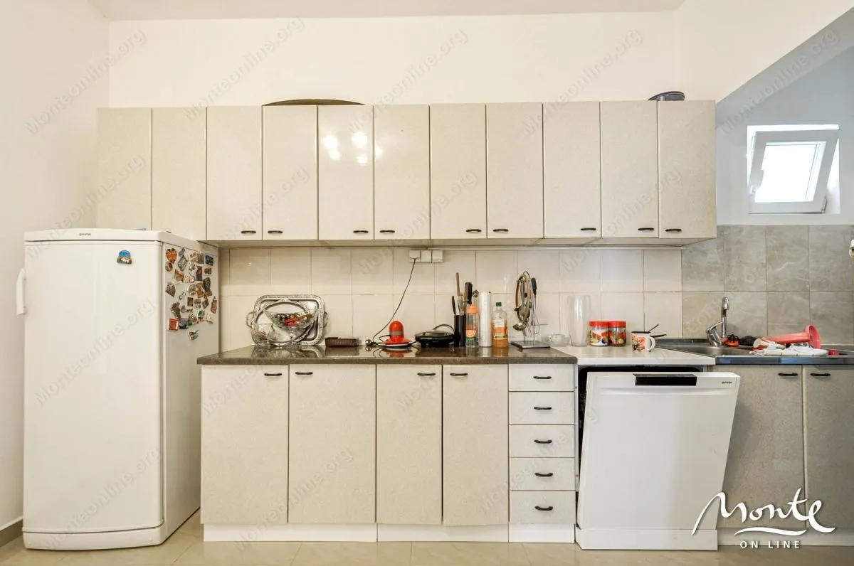 Prodaja, trosoban stan, 116m², Tivat, Crna Gora