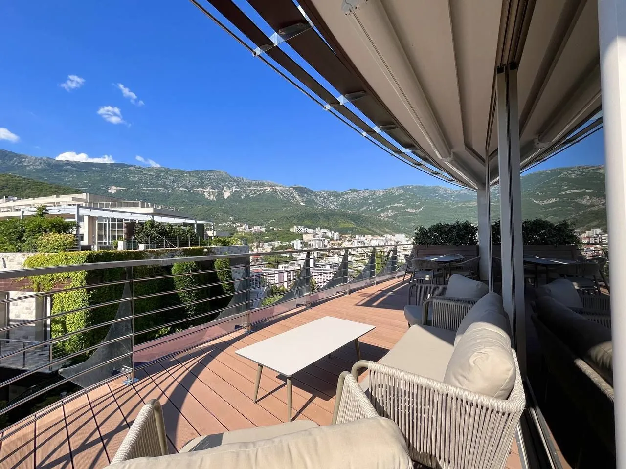 Sale, three bedroom apartment, 200m², Dukley Gardens, Budva
