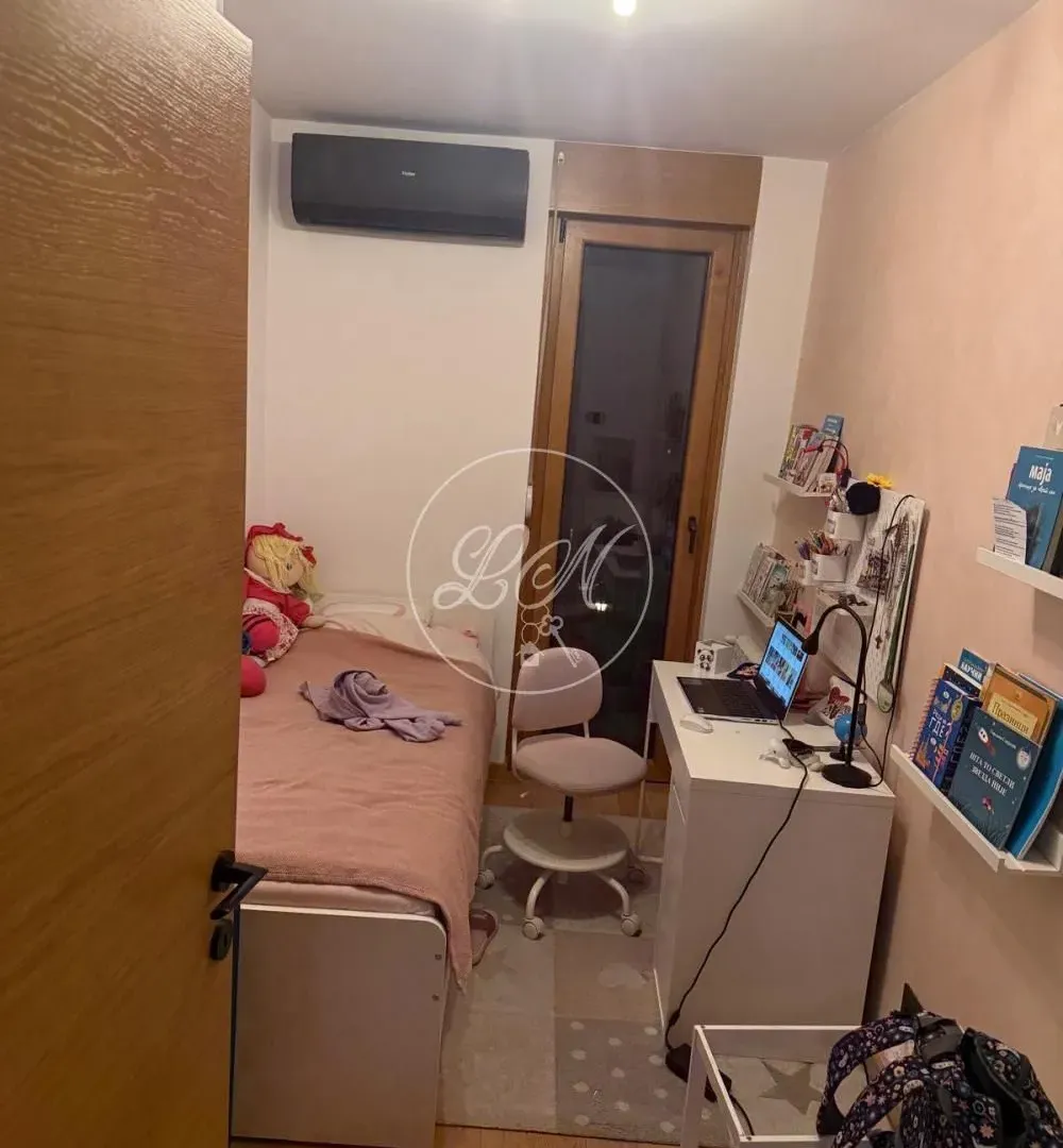 Sale, two bedroom apartment, 74m², Stari Grad, Beograd