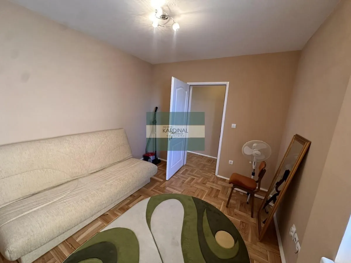 Izdavanje, dvosoban stan, 71m², Centar, Kragujevac