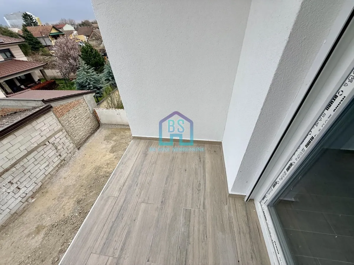 Prodaja, četvorosoban stan, 104m², Vidovdansko naselje, Novi Sad Sve Podlokacije