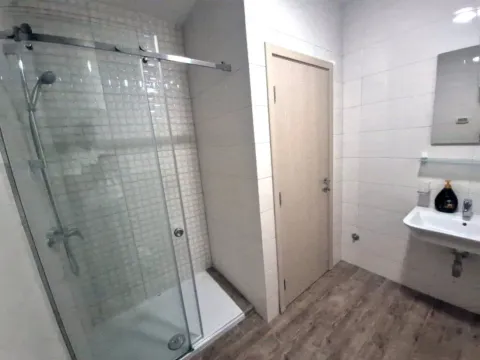 Izdavanje, trosoban stan, 75m², City Kvart, Podgorica - image 4