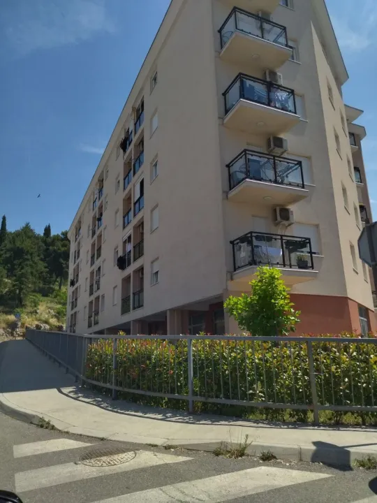 Izdavanje, jednosoban stan, 47m², Zabjelo, Podgorica