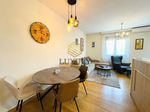 Rent, two bedroom apartment, 73m², Ljubović, Podgorica - image 8
