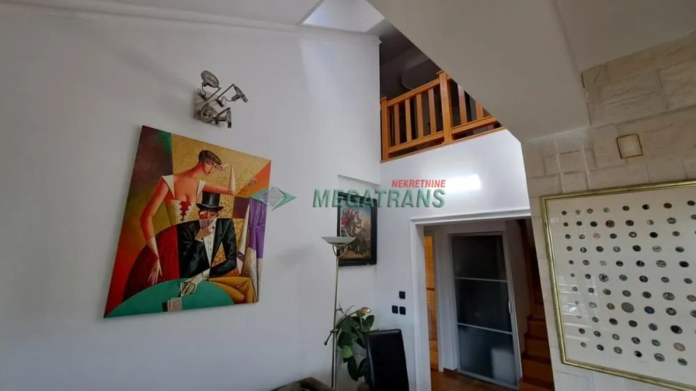 Izdavanje, četvorosoban stan, 112m², Grbavica, Novi Sad Sve Podlokacije