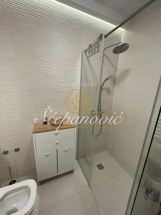 Prodaja, četvorosoban stan, 111m², Bulevar Evrope, Novi Sad Sve Podlokacije