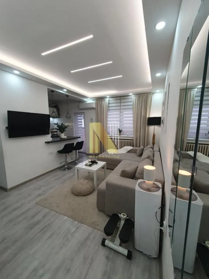 Prodaja, kuća, 76m², Salajka, Novi Sad Sve Podlokacije