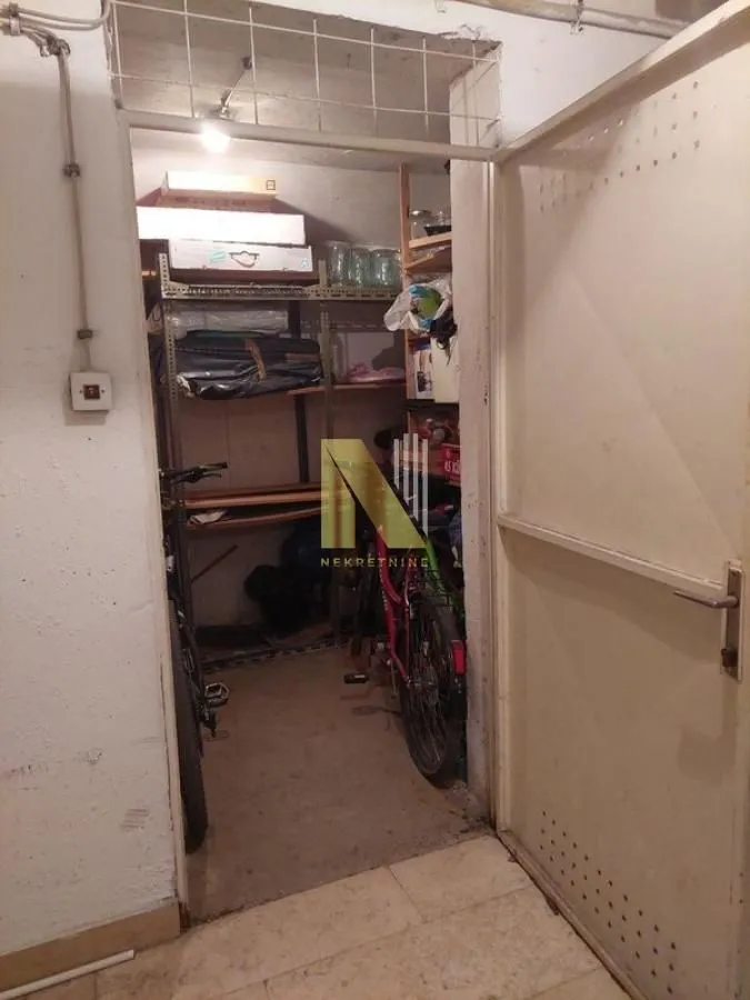 Prodaja, četvorosoban stan, 94m², Bulevar patrijarha Pavla, Novi Sad Sve Podlokacije