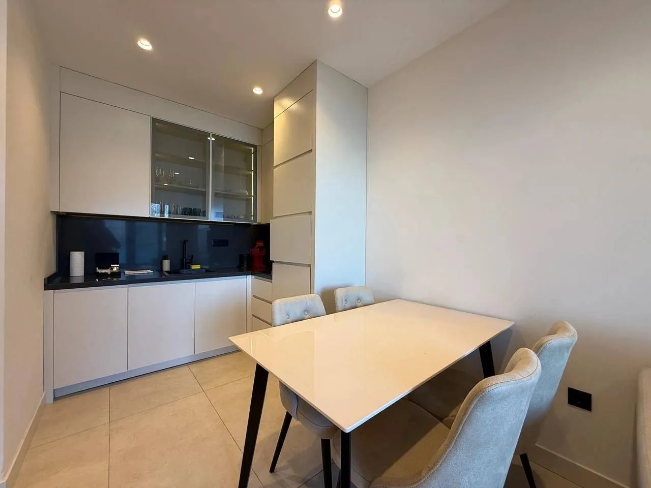 Sale, one bedroom apartment, 49m², Bečići, Budva