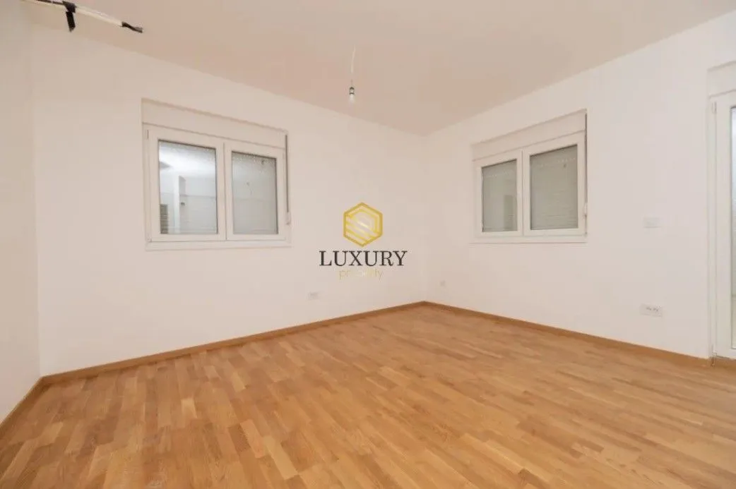 Prodaja, dvosoban stan, 65m², Stari Aerodrom, Podgorica