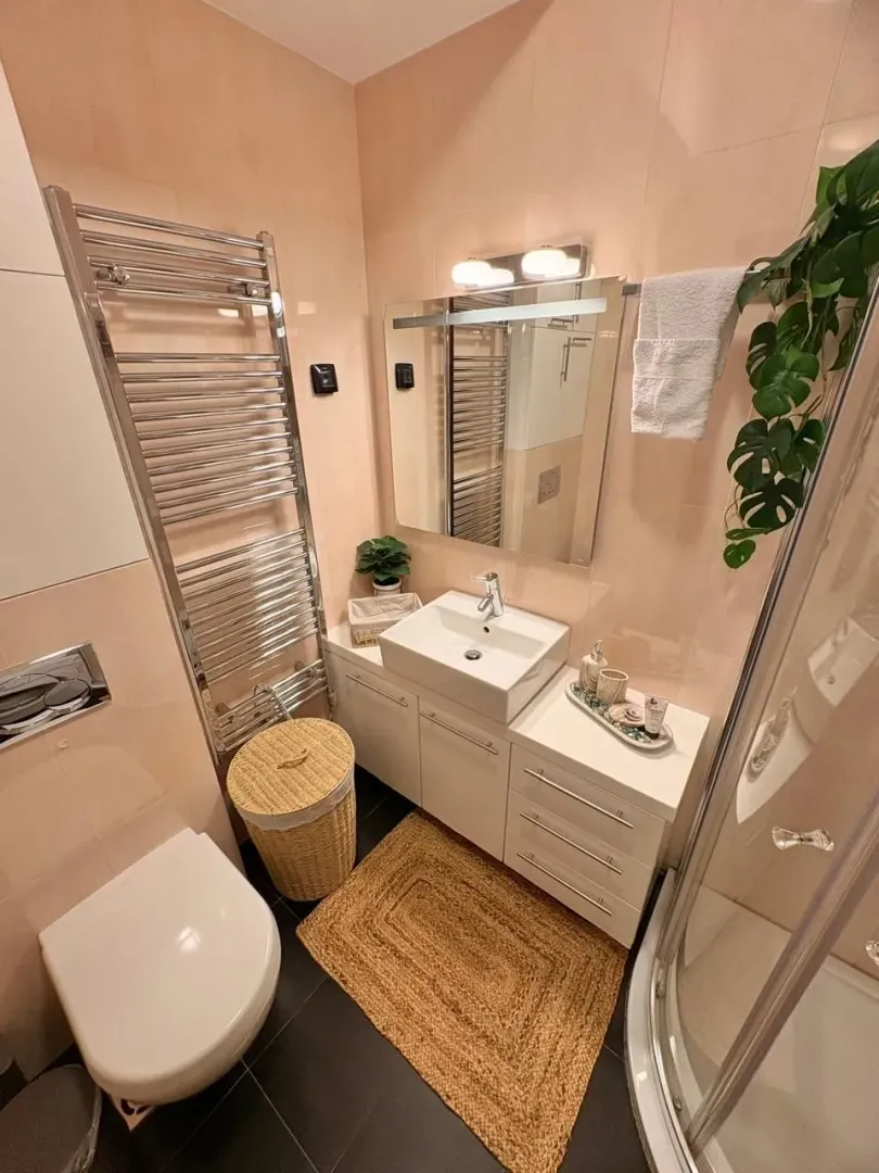 Rent, two bedroom apartment, 70m², Dobrota, Kotor