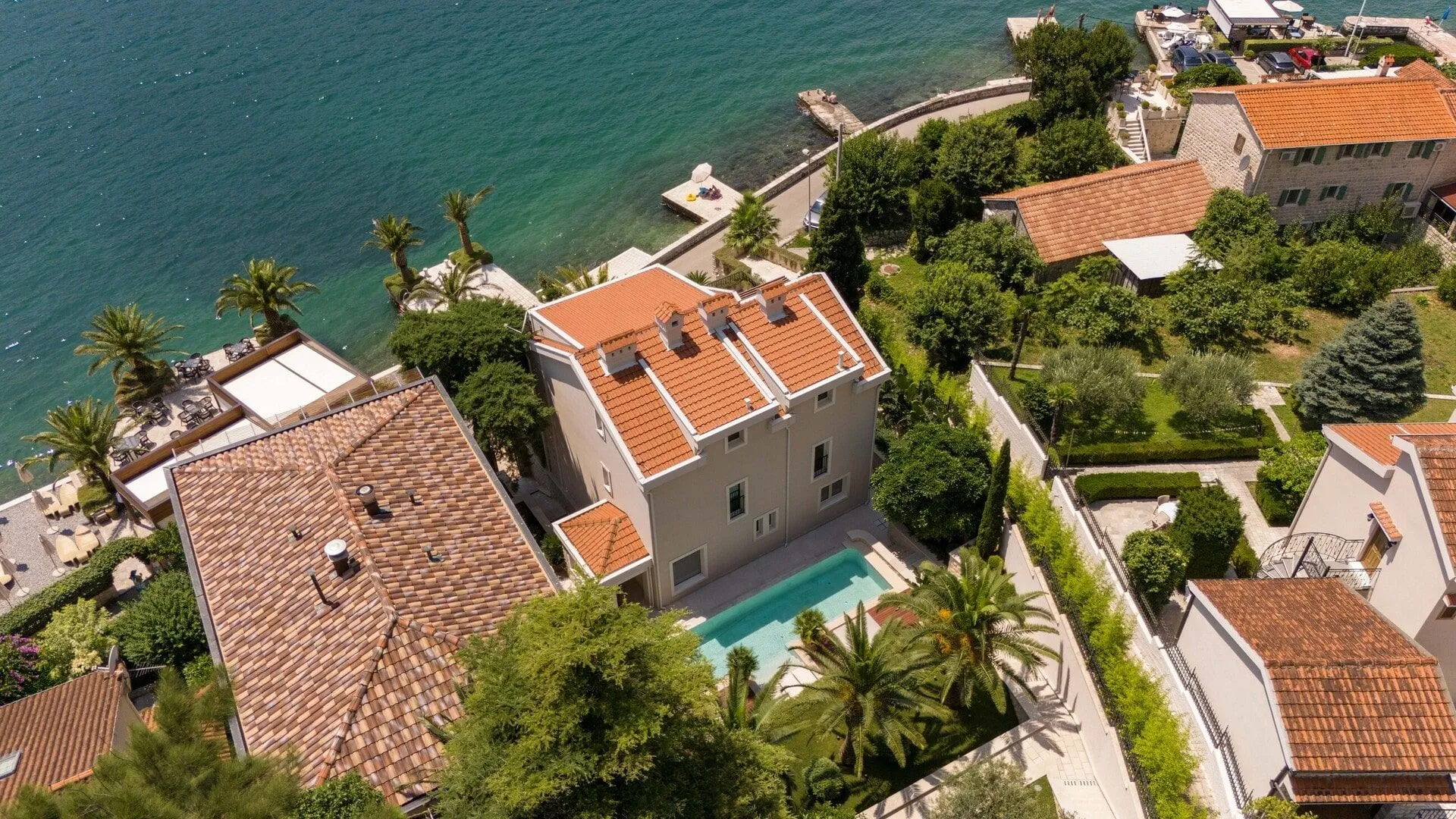 Sale, house, 420m², Dobrota, Kotor
