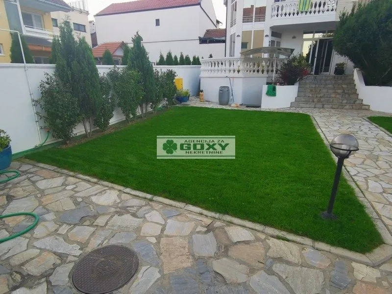 Prodaja, kuća, 391m², Centar, Kragujevac
