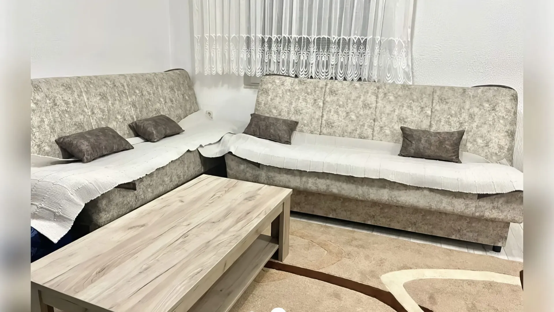 Izdavanje, trosoban stan, 88m², Bar, Crna Gora