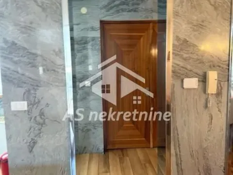 Rent, four bedroom apartment, 250m², Slavija, Vračar Sve Podlokacije - image 15