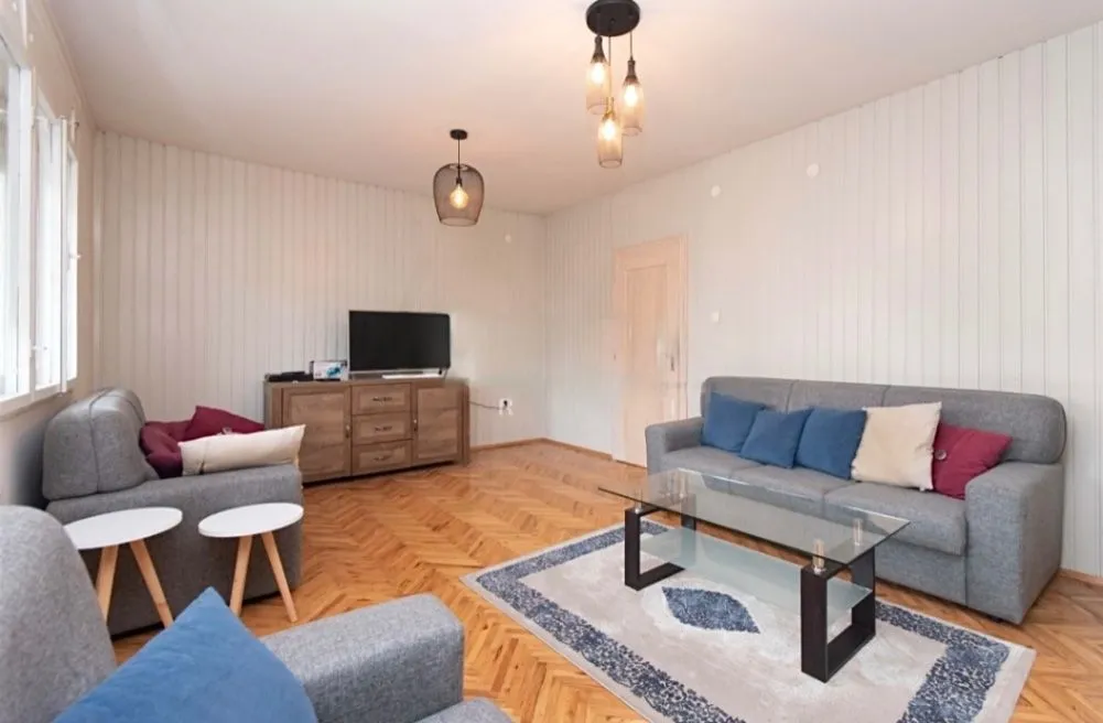 Izdavanje, dvosoban stan, 108m², Stari Aerodrom, Podgorica