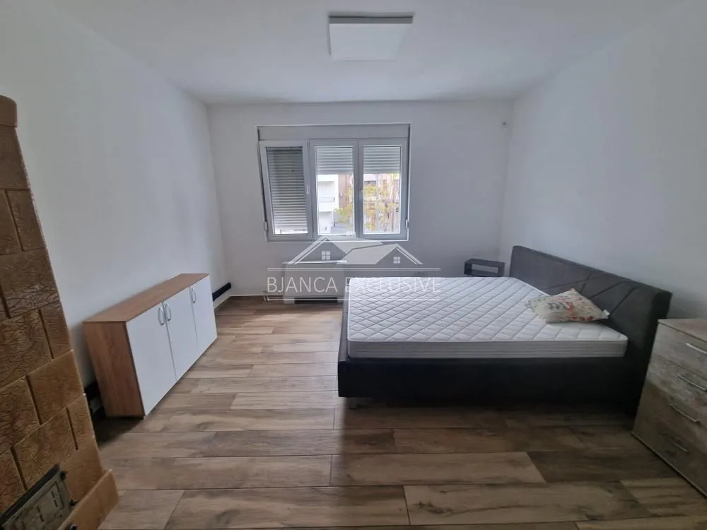 Prodaja, četvorosoban stan, 79m², Južni Bulevar, Vračar Sve Podlokacije