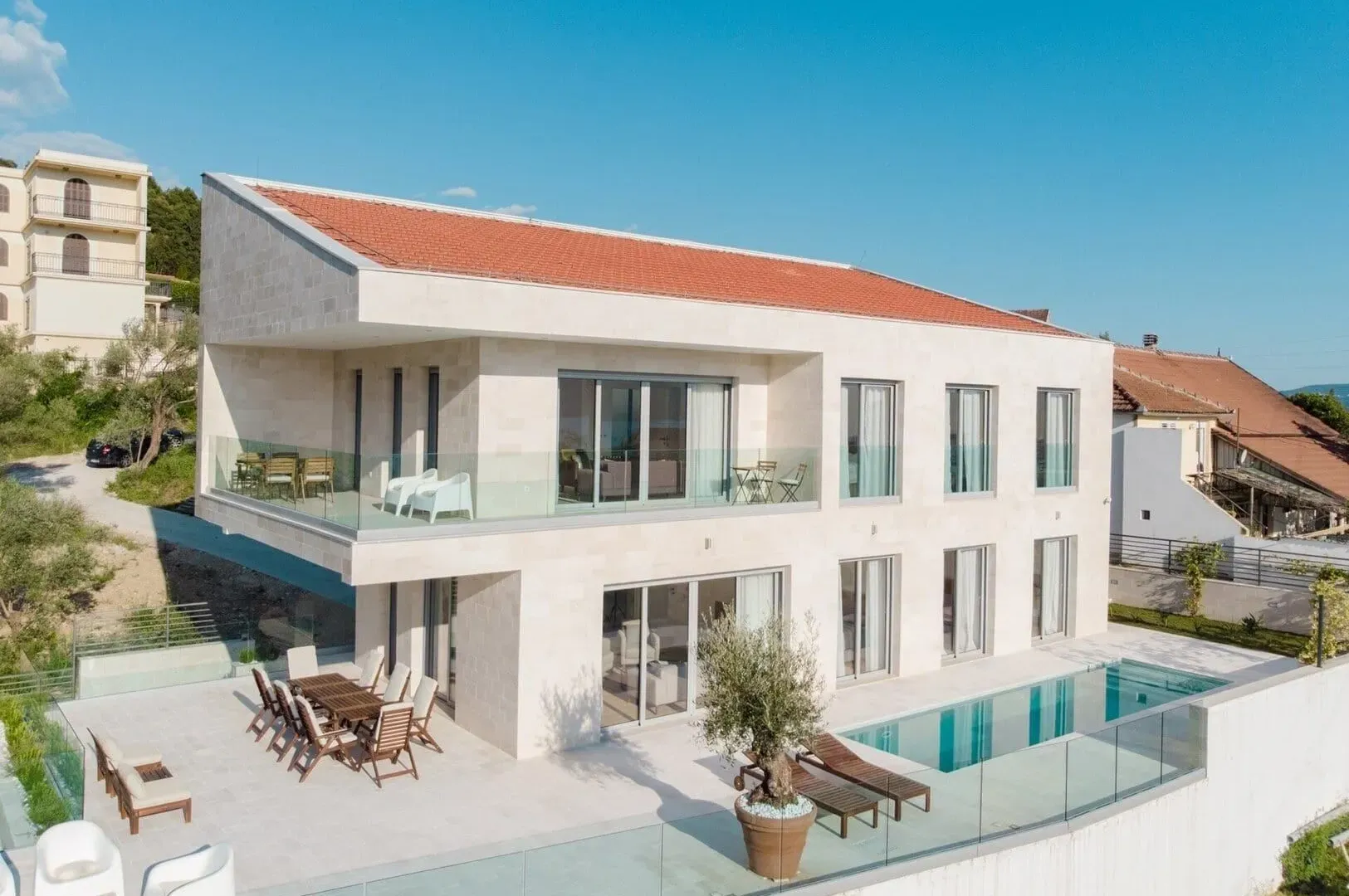 Rent, four bedroom apartment, 273m², Marići, Tivat