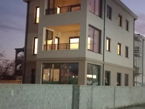 Rent, house, 180m², Gornja Gorica, Podgorica - image 19