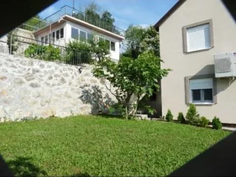 Izdavanje, kuća, 200m², Kuče, Podgorica - image 7