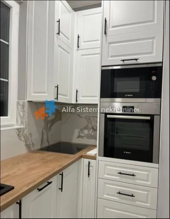 Izdavanje, trosoban stan, 70m², Savski Venac, Beograd