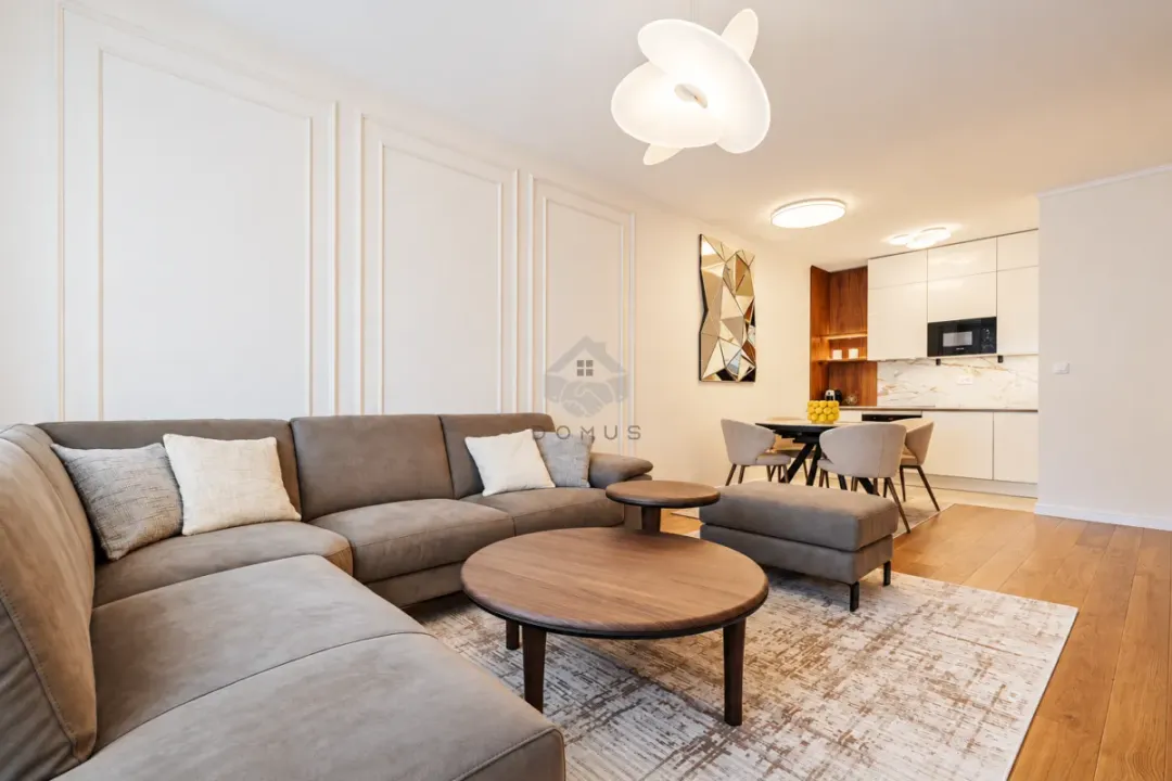 Izdavanje, dvosoban stan, 73m², Central Point, Podgorica