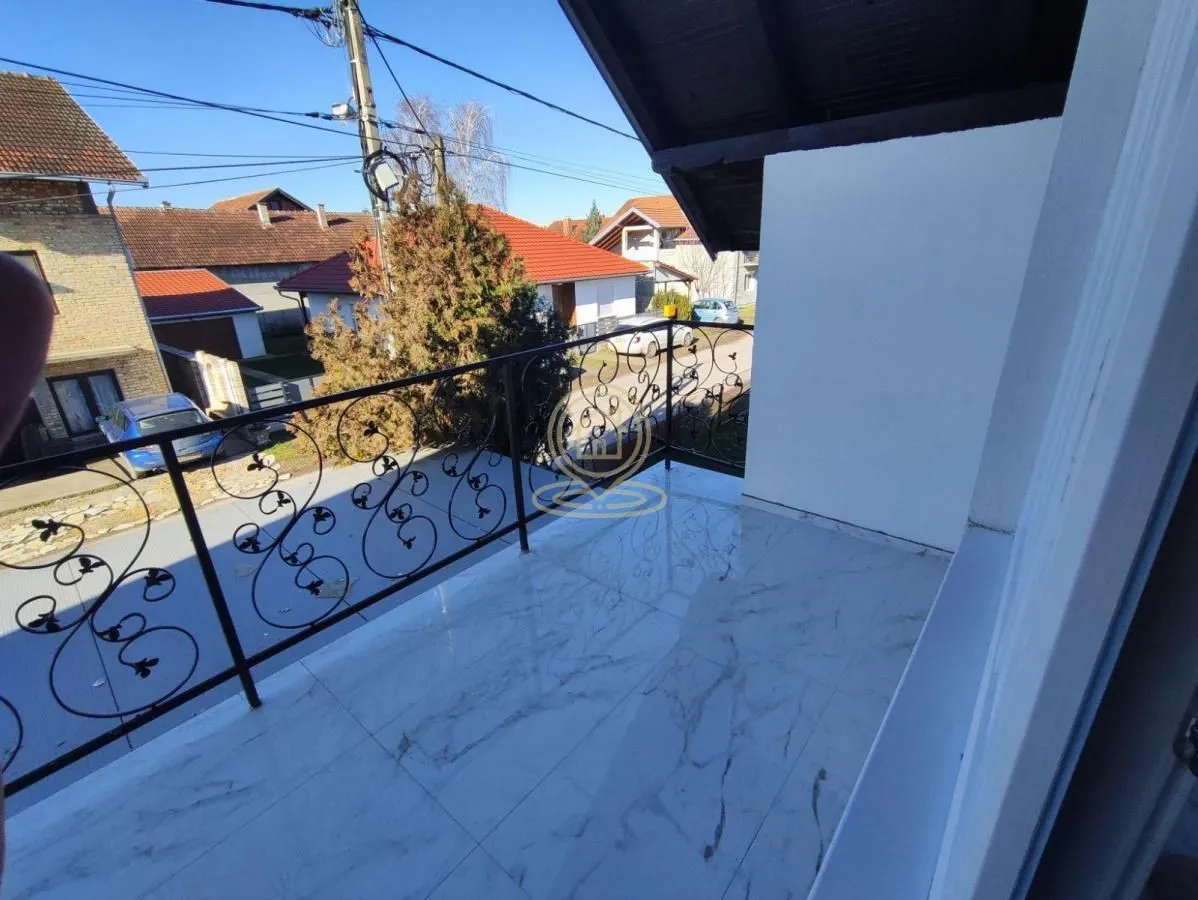 Prodaja, kuća, 374m², Veternik, Novi Sad Sve Podlokacije