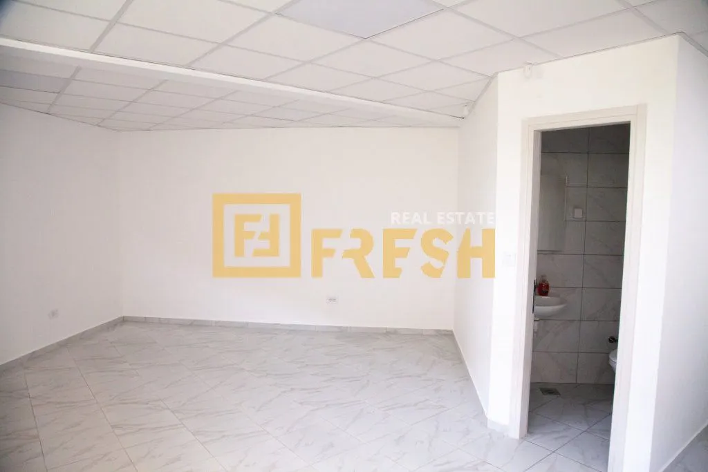 Rent, office space, 84m², Stari Aerodrom, Podgorica