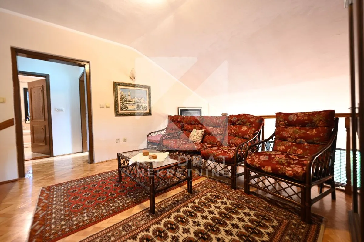 Sale, house, 280m², Masline, Podgorica