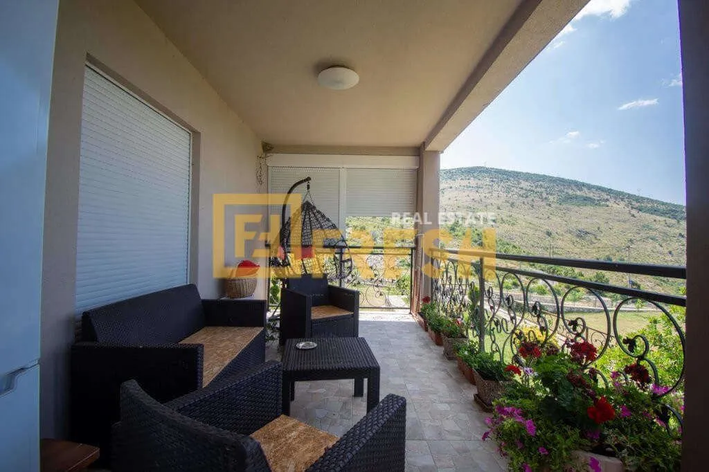 Prodaja, kuća, 220m², Ostalo, Podgorica