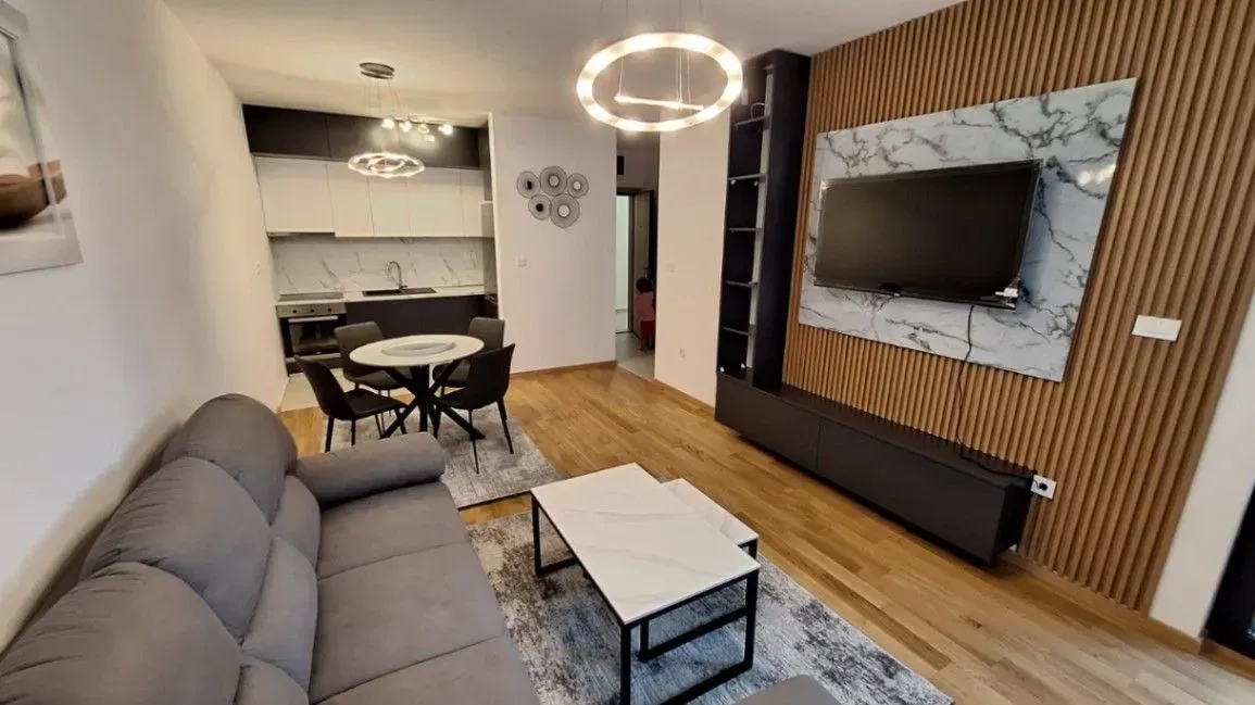 Izdavanje, jednosoban stan, 48m², City Kvart, Podgorica