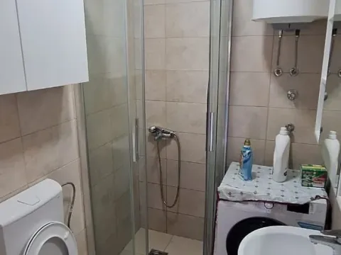 Izdavanje, dvosoban stan, 80m², Tripovići, Tivat - image 12