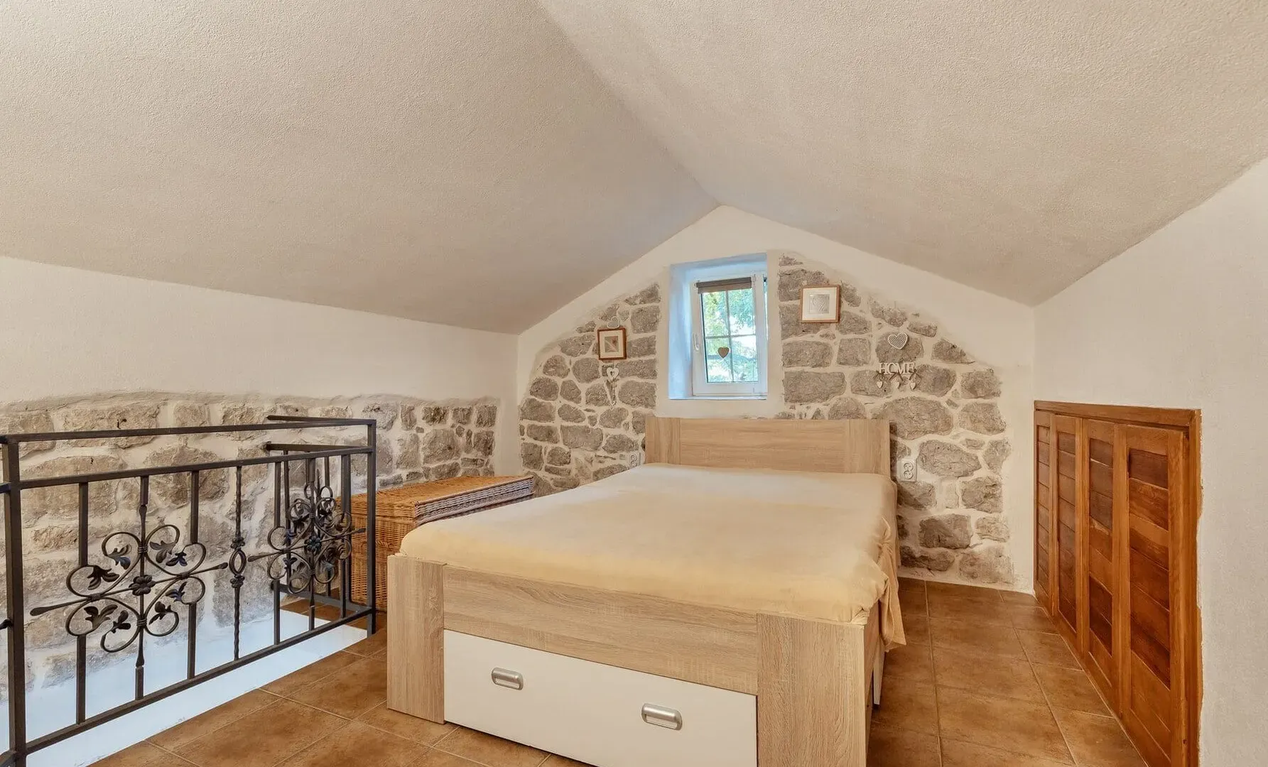 Sale, house, 240m², Risan, Kotor