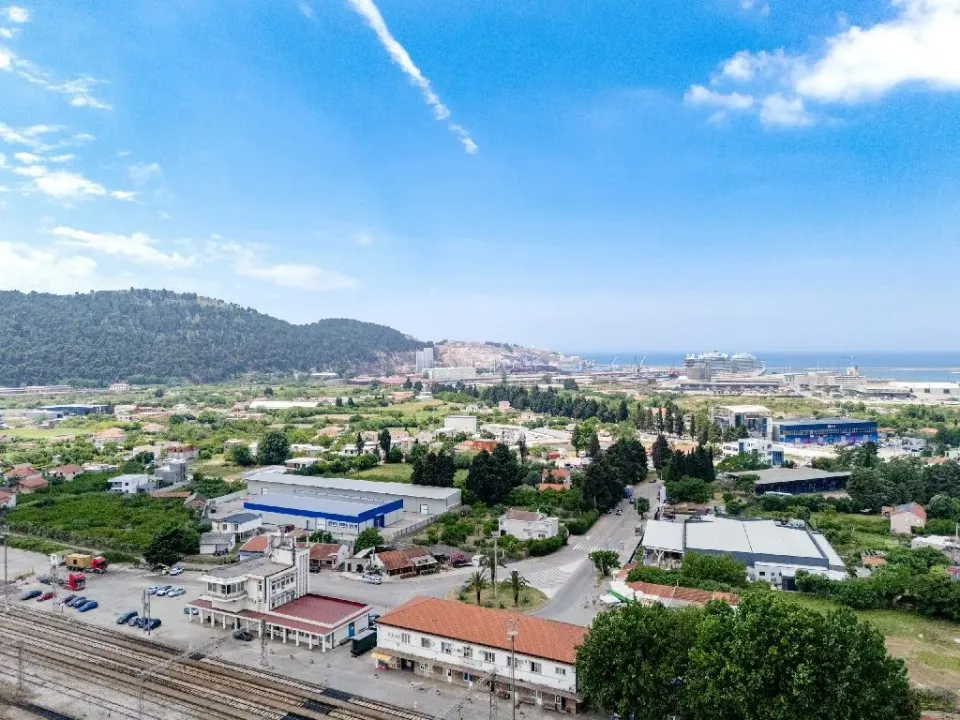 Rent, office space, 2000m², Centar, Bar