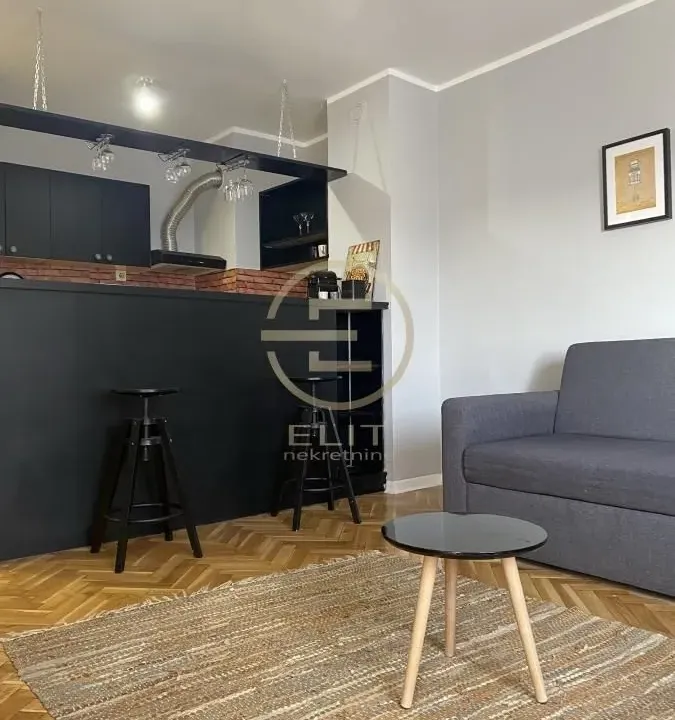 Izdavanje, jednosoban stan, 42m², Bulevar Oslobodjenja, Novi Sad Sve Podlokacije